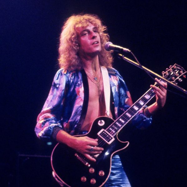 who did peter frampton tour with